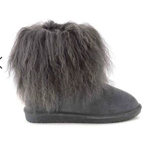 BearPaw Boo in charcoal. Multiple sizes available